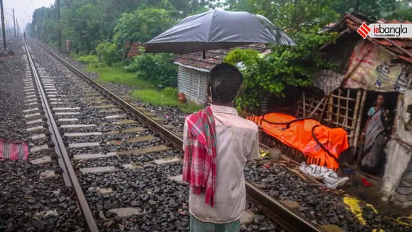 Local Train Hawker, লোকাল ট্রেন হকার, Hawker, হকার, Train Hawker, ট্রেন হকার, লোকাল ট্রেন, Local Train, শিয়ালদাহ ট্রেন সময়সূচী, best tea in kolkata, জনপ্রিয় চা, sealdah train time table, পুরোনো কলকাতা, Old Kolkata, পুরনো কলকাতার গল্প, story of old Kolkata, sealdah train time table,করোনা, corona, corona news, Bangla Khabar, বাংলার খবর, Bangla News Live, বাংলার ব্রেকিং নিউজ, Breaking Bangla News,Bangali news, বাংলায় সর্বশেষ খবর, লেটেস্ট খবর, News in Bengali, Bengali News Today, বাংলা নিউজ, Bengali News, করোনা মহামারী, corona pandemic, Bangla Khabor, কোভিড-১৯, covid, News in Bangla, করোনা ২০২০, corona 2020, 24 Ghanta Bangla News, Bangla News, covid-19