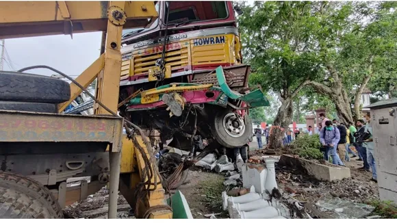 Red Road Accident, Mini Bus, Kolkata