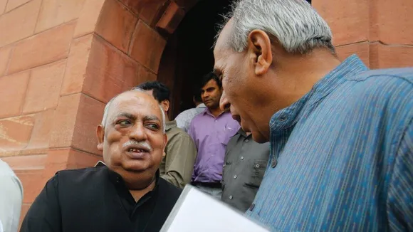 FIR against Munawwar Rana for comparing Valmiki to Taliban