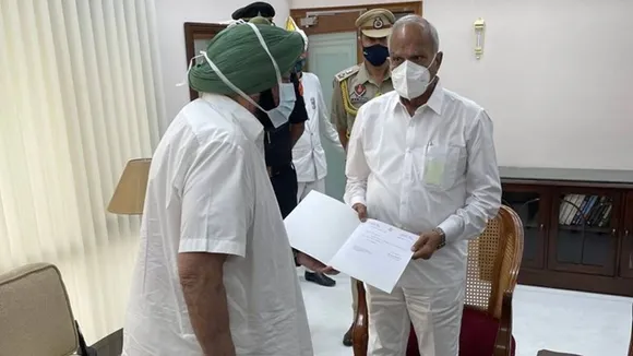 Captain Amarinder Singh resigns as punjab Chief Minister