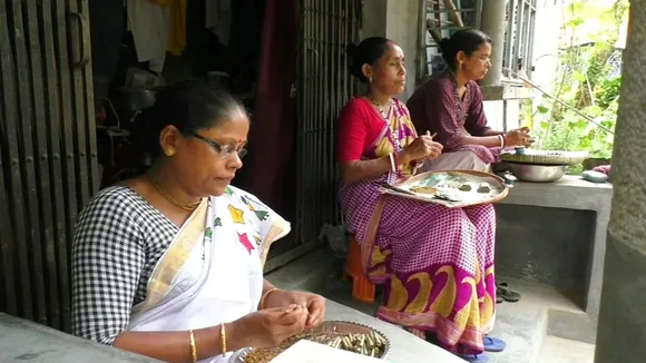 Some womens dhaki of Ashokenagars face financial diifdiculties due to corona