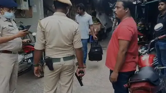 Police arrested three dacoits from chandannagar