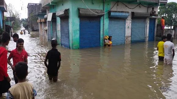 A part of Arambag,Khanakul, Pursura is flooded due to river dam broken