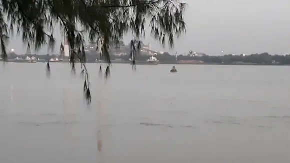 Priest falling in ganga at howrah uluberia and dies