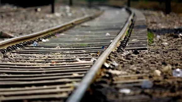 Maoists blow up railway tracks in Jharkhand