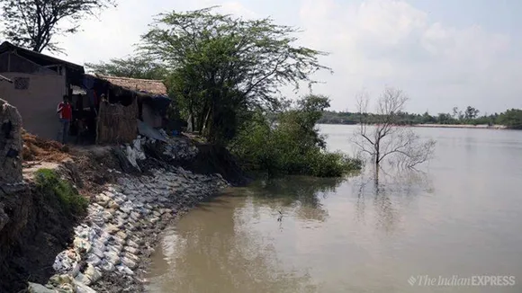 Heavy tide can destroy many river dam at sundarban, fears is going on