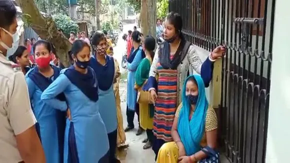 female civic volunteer sat in dharna protest in front of her boyfriends house malda gajol