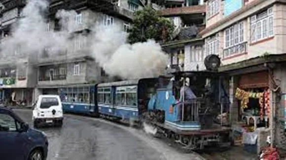 Memorandum to the Chief Minister of North Bengal tour operators demanding to keep the tourist center open with 50 percent tourists