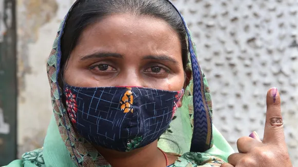 Husband dies in post-poll violence in Bhatpara, but wife stands in line for polls on Sunday