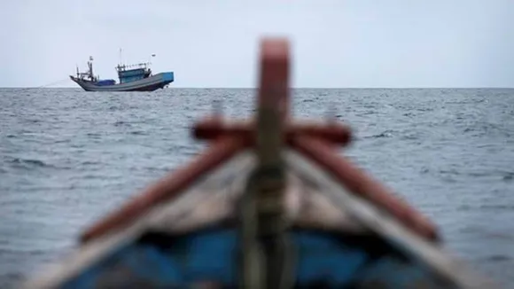 Border Security Force apprehends Pakistani fisherman, 2 boats in Kutch