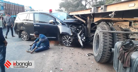 Bengal Minister Humayun Kabir anindita kabir car accident Gurape hooghly