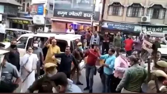 bengal cm mamata-banerjee shown black flags in varanasi