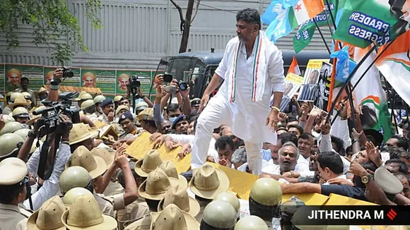 Congress ups heat for Eshwarappa’s arrest
