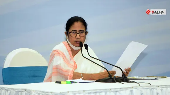 mamata banerjees strong message to private hospitals regarding swasthya sathi