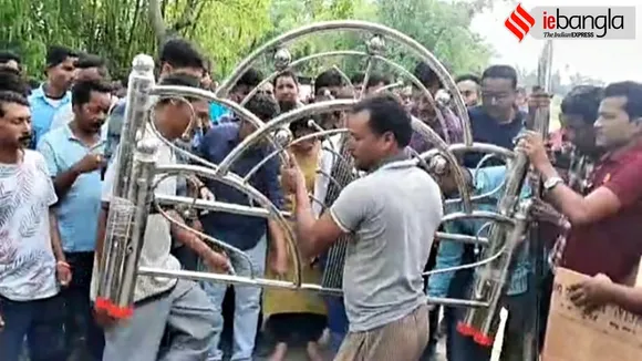 tmc bought new bed for the family of the deceased in Mainaguri