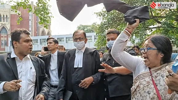 p chidambaram faces protests from pro-Congress lawyers at calcutta high court
