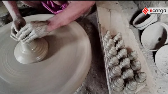 মাটির জিনিস- কুমোর- pottery