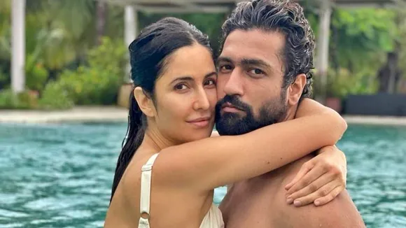 Katrina Kaif, Vicky Kaushal, Vicky-Katrina, Vicky-Katrina in swimming pool, ভিকি-ক্যাটরিনা, ভিকি কৌশল, ক্যাটরিনা কাইফ, সুইমিং পুলে ভিকি-ক্যাটরিনা, bengali news today
