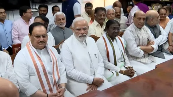 Presidential election NDAs pick Droupadi Murmu files nomination, রাষ্ট্রপতি ভোটের জন্য মনোনয়ন জমা দিলেন দ্রৌপদীর মুর্মু