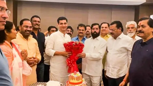 maharashtra crisis, maharashtra crisis live updates, maharashtra political crisis, mva crisis, shiv sena, eknath shinde, uddhav thackeray, maharashtra news, mumbai news, shiv sena rebels, uddhav thackeray, bjp, ncp, sharad paward, maharashtra congress, maharashtre bjp, shiv sena split