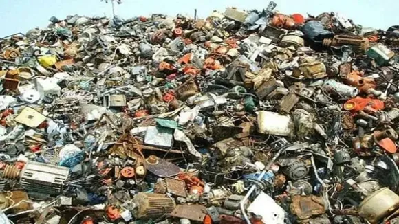 Optical Illusion, Optical Illusion garbage dump find cat, Optical Illusion spot the cat in garbage dump, Optical Illusion art, Optical Illusion drawing, Optical Illusion meaning in hindi, Optical Illusion museum, Optical Illusion drawing easy, Optical Illusion art, Optical Illusion hindi, Optical Il