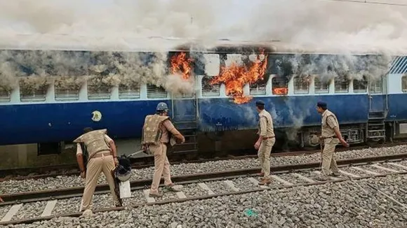 for agnipath protest various train from howrah kolkata cancelled or short terminated