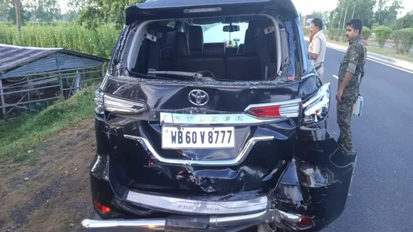 tmc raiganj mla krishna kalyani's car accident at maldah