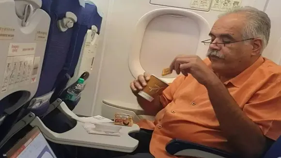 Flight,Indigo MD,parle-G,Rahul Bhatia,Viral Pic