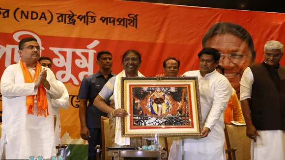 bjps bengal mps mlas give maa kaali picture to draupadi murmu