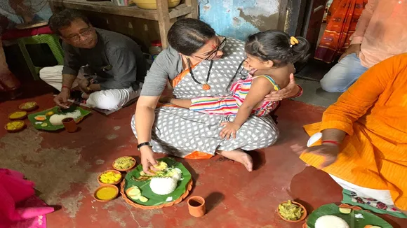 smriti irani lunch bjp howrah Baltikuri, স্মৃতি ইরানি মধ্যাবহ্নভোজ হাওড়া