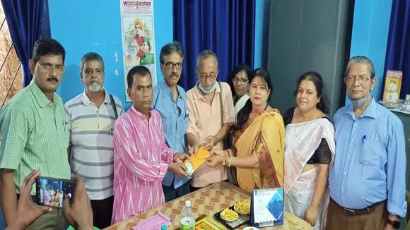 Journalist donates money to old age home without arrange feast in respect of his wife