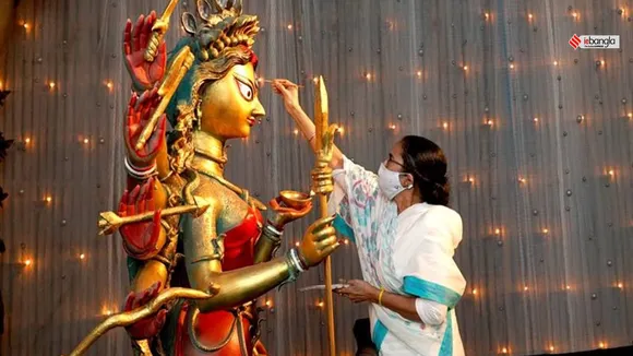 Mamata Banerjee, Durga Puja, Kolkata Police