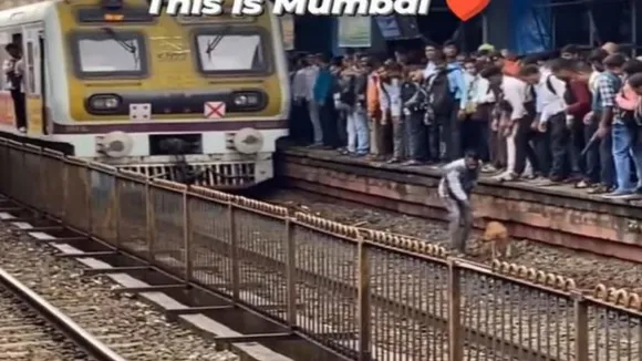viral video today","Mumbai Viral Video","man rescues dog","trending","Social Media","Instagram","MUMBAI NEWS","viral news