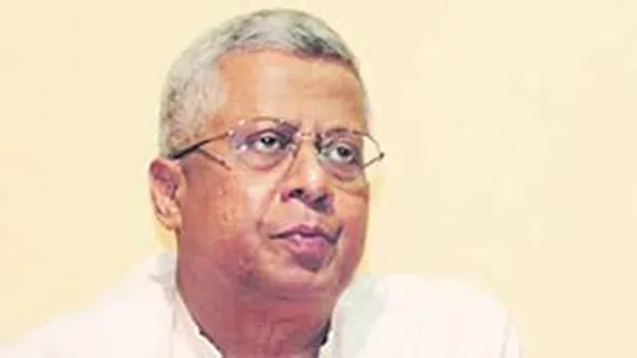 tathagata roy tweets makes controversy in bengal bjp
