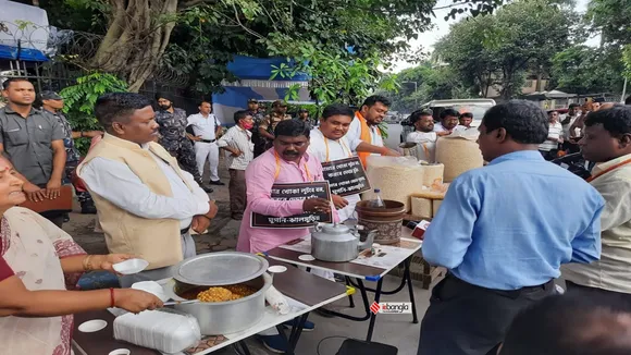 bjp mla-s sell tea muri ghugni in assembly to mocking Mamata