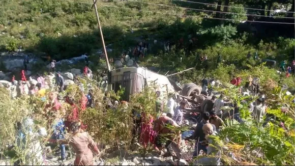 J&K, poonch accident, Accident in poonch district, Mini bus falls in valley, 9 dead, 27 injured, Lieutenant Governor Manoj Sinha, Jammu and Kashmir news, IE, indian express news