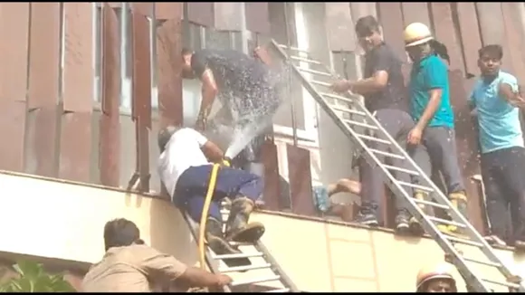 Lucknow, Fire in hotel Levana, Hazratganj, rescue operation