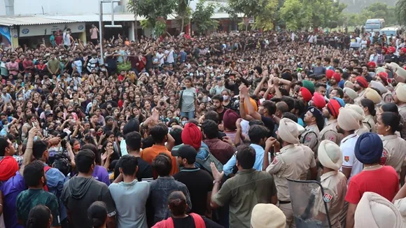 chandigarh university students video leaked and protest