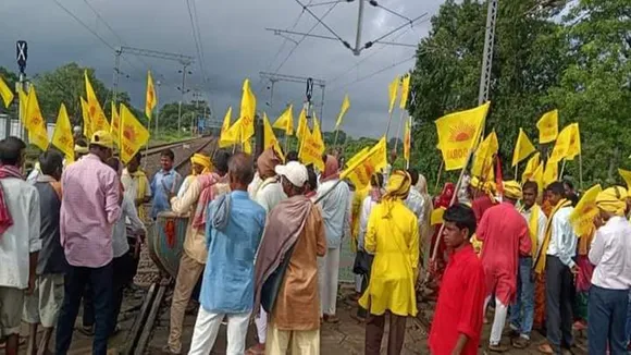 ভোগান্তির ১০০ ঘণ্টা, বাতিল আড়াইশোর বেশি ট্রেন, কুড়মি-বিক্ষোভে মাত্রাছাড়া দুর্ভোগ