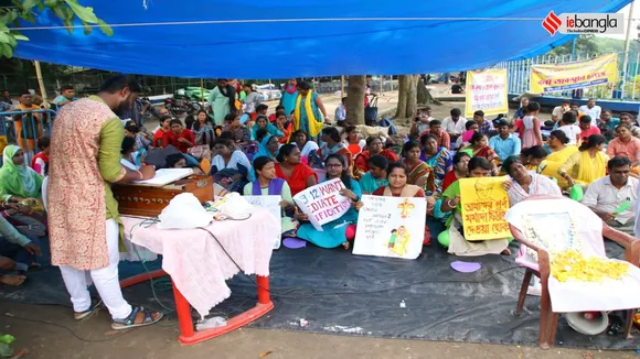 what did the agitating teachers who were deprived of employment do on Teachers day