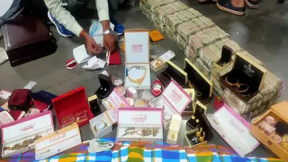 Howrah,Money recovered,Shibpur businessman
