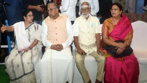 CM Mamata Banerjee to attend Guv's invite, likely to go chennai