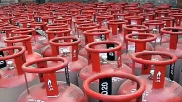 Lpg Cylinder price reduces