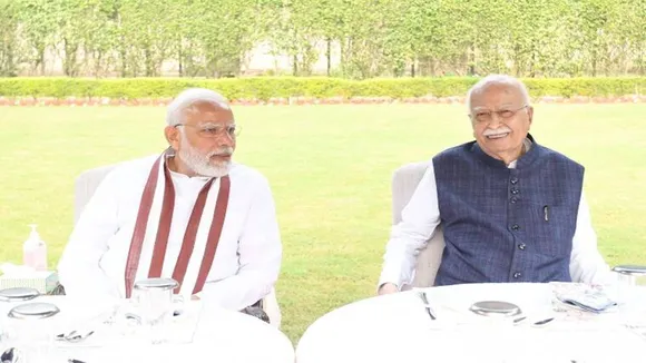 Advani_Modi