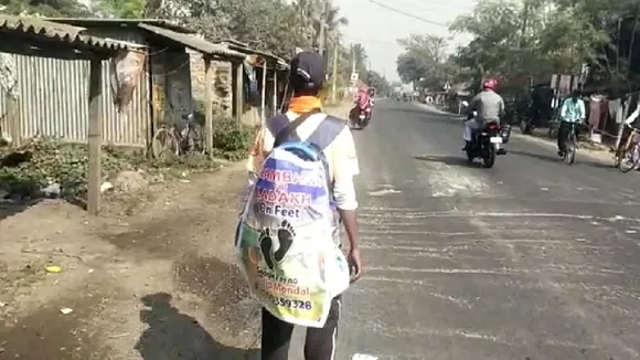 bengal youth walking on the way to Ladakh