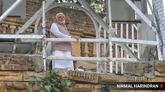 PM Narendra Mpdi visits Gujrat Morbi bridge collapse site
