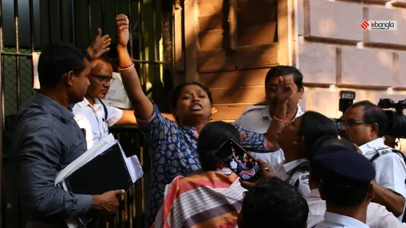 tet, টেট, primary tet, প্রাথমিকে টেট, 2014 tet candidates protest, ২০১৪-র টেটে উত্তীর্ণদের প্রতিবাদ, 2014 tet candidates protest in kolkata, কলকাতায় ২০১৪-র টেটে উত্তীর্ণদের প্রতিবাদ বিক্ষোভ, kolkata police, কলকাতা পুলিশ