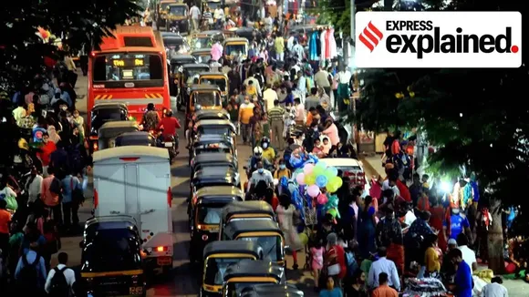 a crowded market in Mumbai