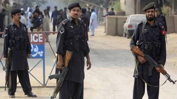 pakistan blast, pakistan blast targets police patrol, police patrol in pakistan, IE world news, indian express latest news, indian express news today