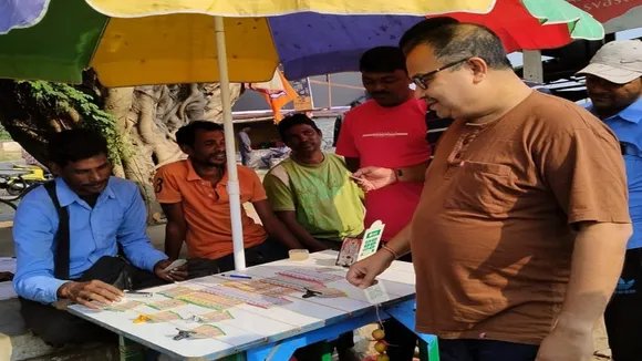 Kunal Ghosh buy lottery tickets in Haldia
